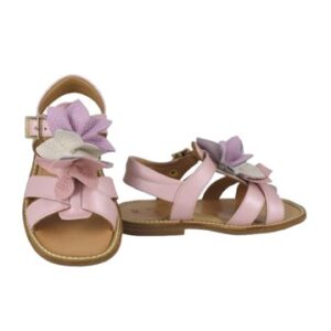 Sandalo in pelle con fiori e fibbia