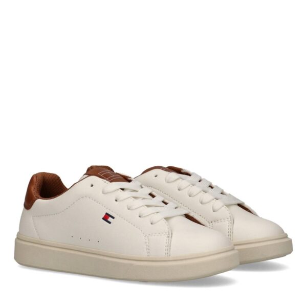 Sneaker in eco pelle con lacci