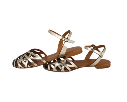 Sandalo in pelle laminata con fibbia