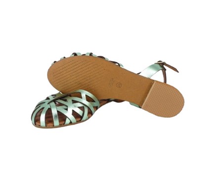 Sandalo in pelle laminata con fibbia