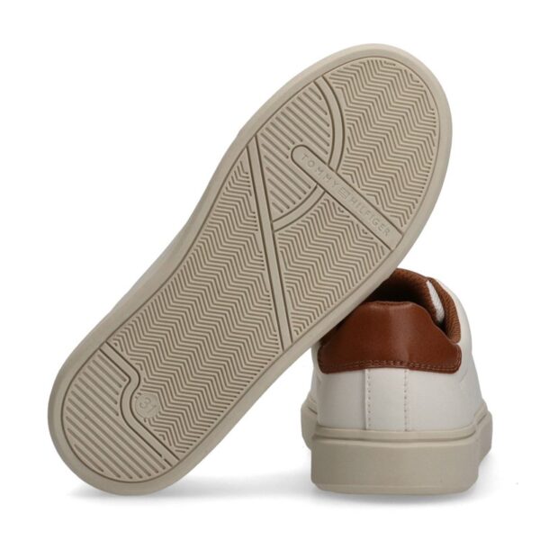 Sneaker in eco pelle con lacci