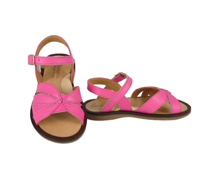 Sandalo in pelle con fibbia