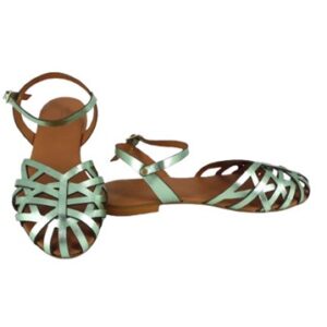 Sandalo in pelle laminata con fibbia