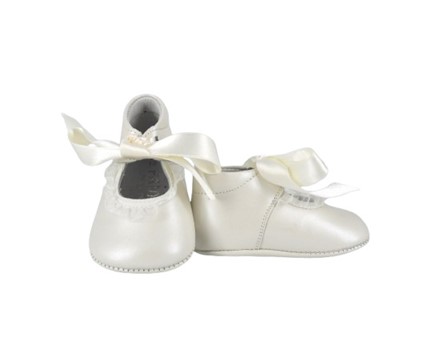 Ballerina culla in pelle con fiocco in raso e rouches