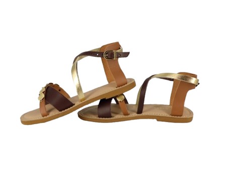 Sandalo in pelle con dischetti e fibbia