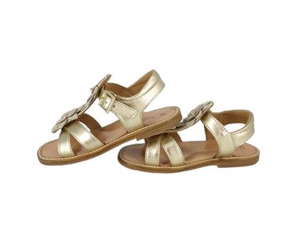 Sandalo in pelle laminata con fiori e fibbia