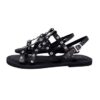 Sandalo in pelle con borchie e fibbia
