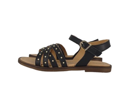 Sandalo in pelle con borchi e fibbia