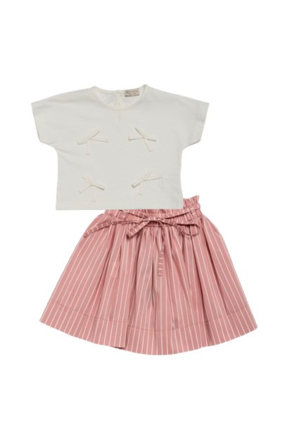 Completo t-shirt con fiocchetti e gonna a righe