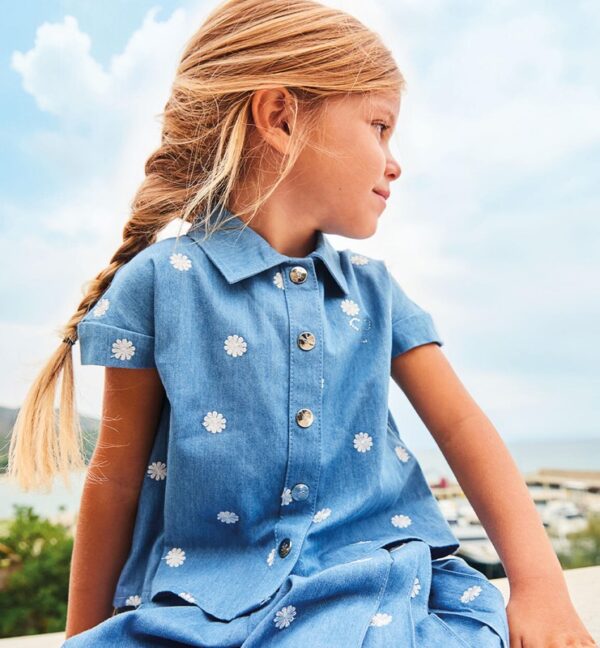 Camicia mezza manica con margherite plissettata sul retro