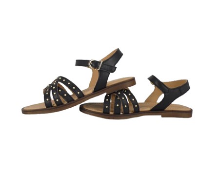 Sandalo in pelle con borchi e fibbia