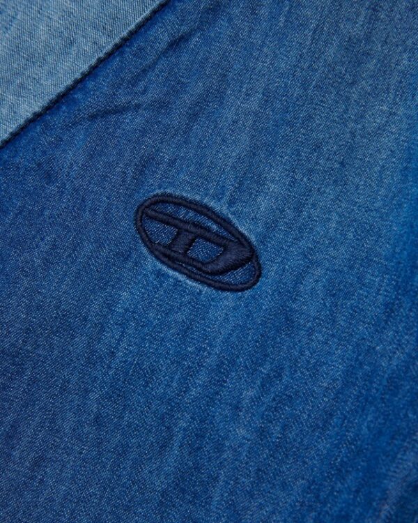Vestito in denim con maniche corte a sbuffo