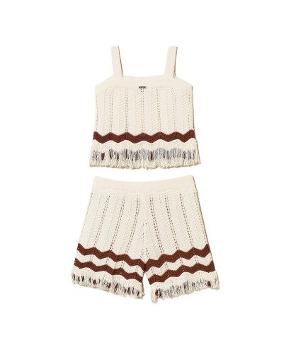 Completo top e shorts in maglia a zig-zag con frange
