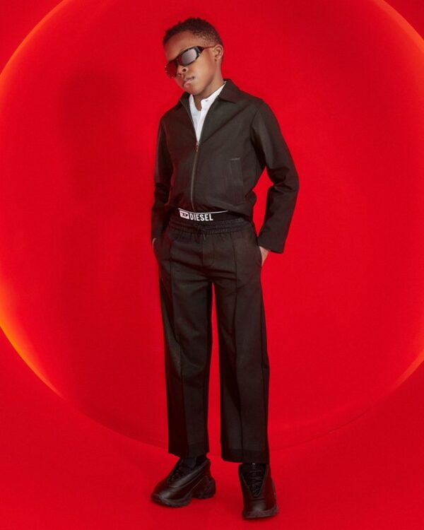 4FE2066268F2802038CBBCE9B2579D32_ Pantalone elegante con logo