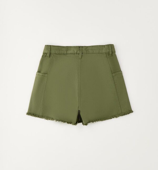 652B0DF8B9FC447B0EE8771744CDF2BC_ Short con tasche laterali