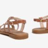 Sandalo in pelle con borchie e fibbia