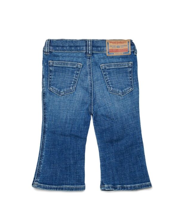 Pantalone in denim a zampa
