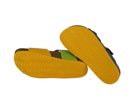 Sandalo in eco pelle con velcro e fibbia