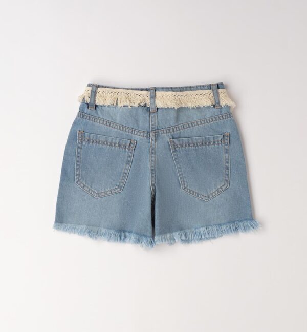 Short con rotture e cintura sfrangiata
