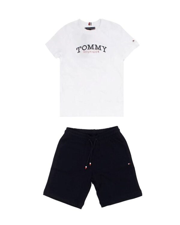 Completo t-shirt e bermuda