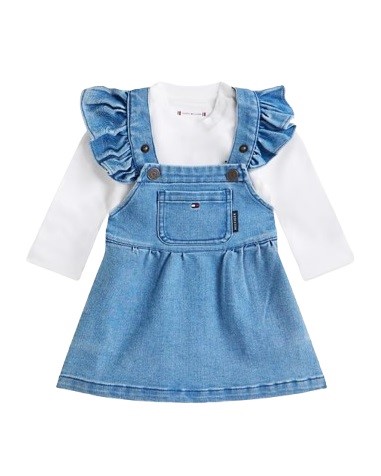 Completo salopette in denim e t-shirt manica lunga