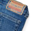 Pantalone in denim a zampa