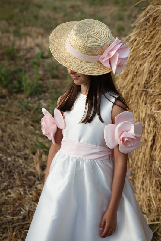 Cappello in paglia con fiore