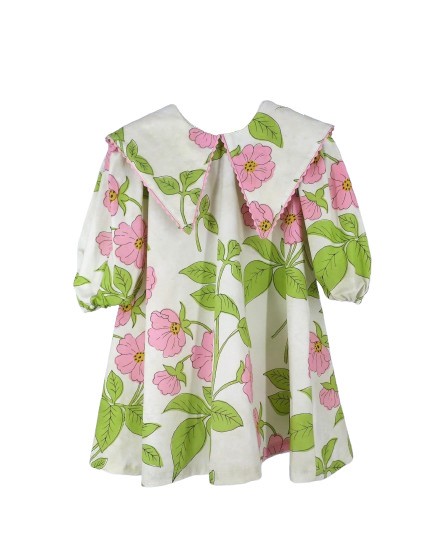 Vestito con colletto ampio e manica a 3/4