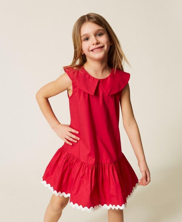 Vestito con colletto e balza