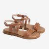 Sandalo in pelle con borchie e fibbia