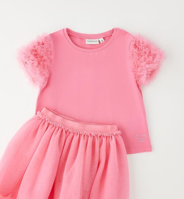 Completo t-shirt e gonna con inserti in tulle