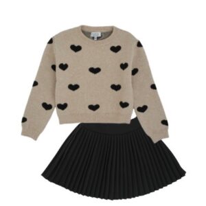 Completo maglione con cuori e gonna plissettata