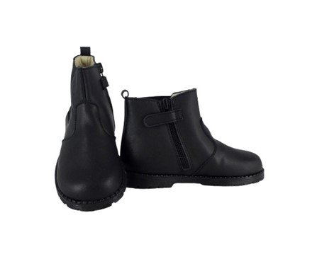 Stivaletto in pelle con elastico laterale e zip