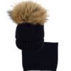 Cappello con pon pon e collo