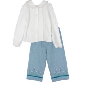 Completo camicia e pantalone con fiori ricamati