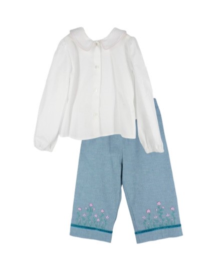 Completo camicia e pantalone con fiori ricamati