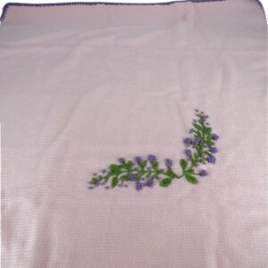Copertina con ricamo lavanda