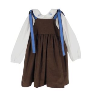 Completo camicia con ricami e salopette in velluto