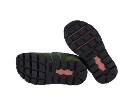 Sneaker bassa in camoscio e tessuto con doppio velcro