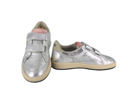 Sneaker in pelle con doppio velcro