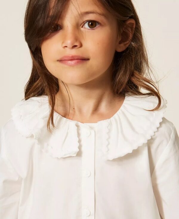 Camicia in cotone con collo ampio