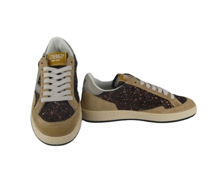 Sneaker in camoscio e glitter con lacci