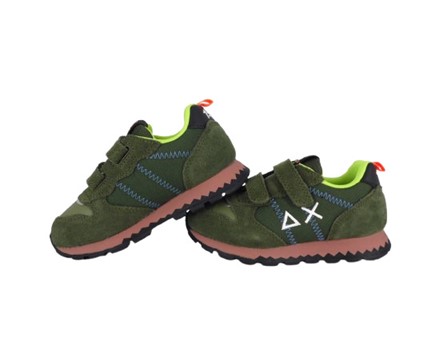 Sneaker bassa in camoscio e tessuto con doppio velcro