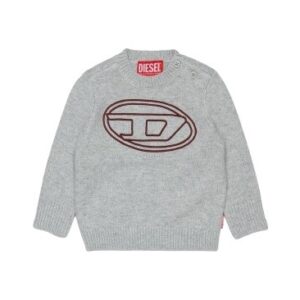 Maglione con maxi logo ricamato