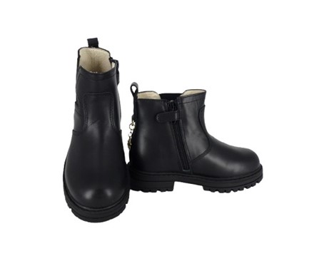 Stivale in pelle con zip e borchie