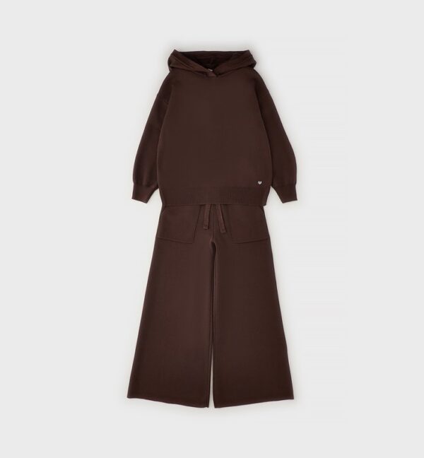 Completo in maglia felpa con cappuccio e pantalone ampio