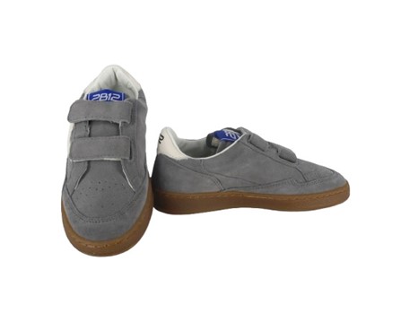 Sneaker in camoscio con doppio velcro