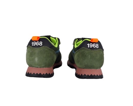 Sneaker bassa in camoscio e tessuto con velcro e lacci