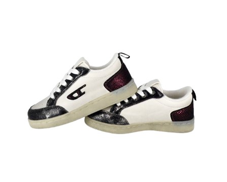 Sneaker in ecopelle con lacci