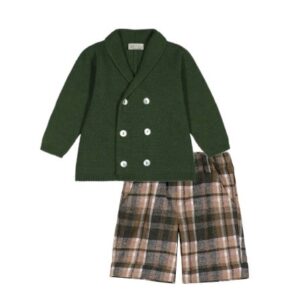 Completo cardigan e bermuda quadri